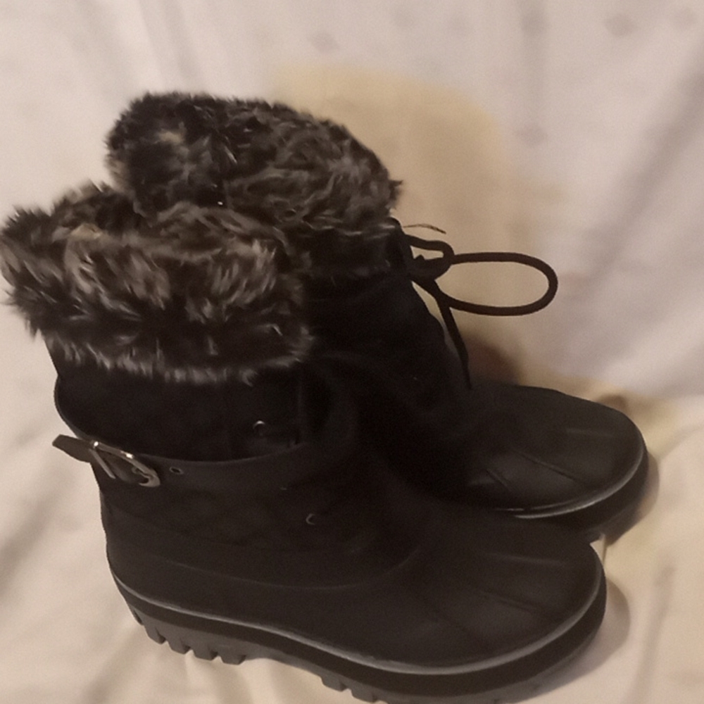 Thinsulate size 1 girls boots